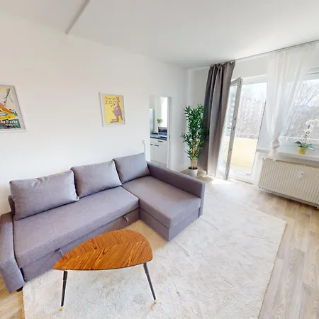 Hier Ist Platz Fuer Vier, Nur 200m Bis Zur Haltestelle Der Linie 5, Wlan شقة *