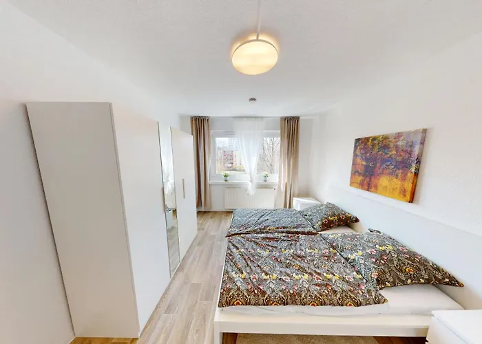 Hier Ist Platz Fuer Vier, Nur 200m Bis Zur Haltestelle Der Linie 5, Wlan