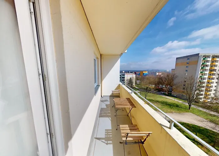 Hier Ist Platz Fuer Vier, Nur 200m Bis Zur Haltestelle Der Linie 5, Wlan *